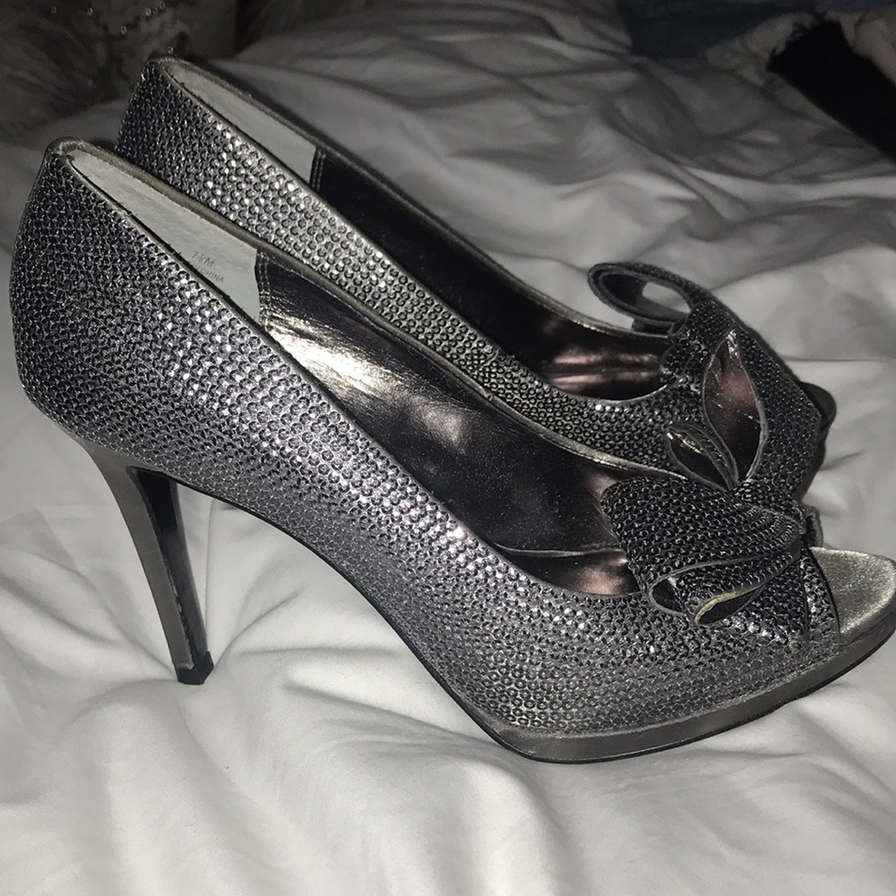 Moda Heels - Picture 2 of 2